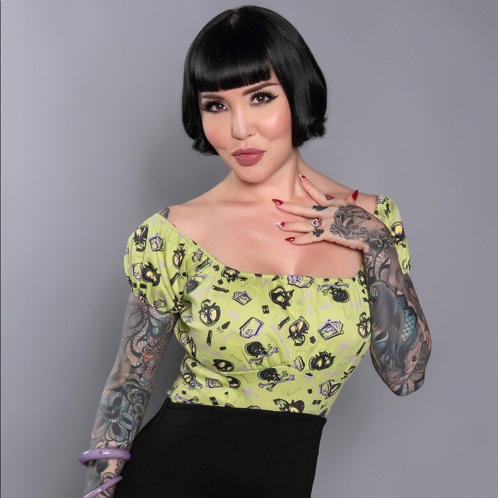 Pinup Couture Peasant Blouse in Mr. Skull